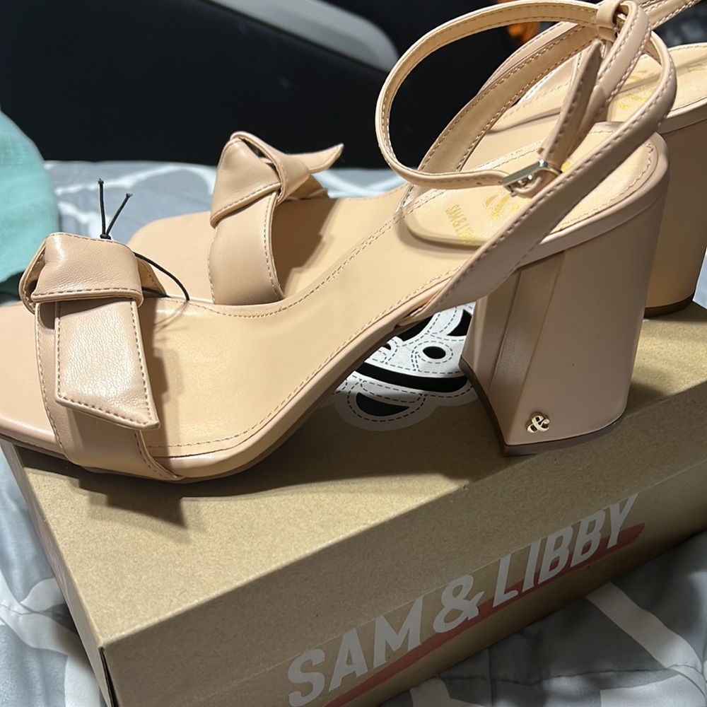 NWT Sam & Libby Chunky heels. Size 11 - Picture 2 of 4